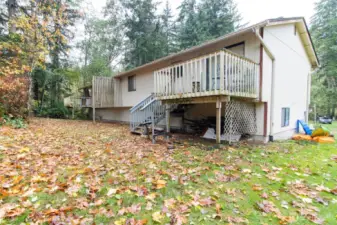 So much yard space - 1175 side