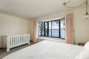 Upstairs bedroom.