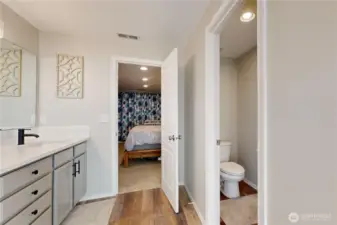 primary beds bathroom