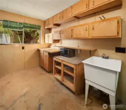 Main cabin utility room