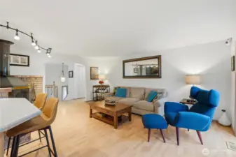 Main lvl - Living rm + Kitchen + Deck