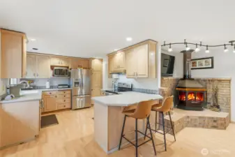 Main lvl - Kitchen (open layout)