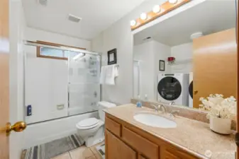 Lower Lvl - Full Bath + Laundry