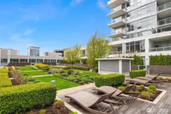 This stylish unit is uniquely located on the same floor as the courtyard/BBQ, fitness center, and theater—an exceptional lifestyle convenience.