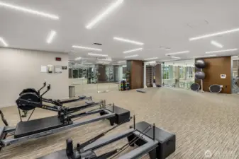 Yoga/pilate room.