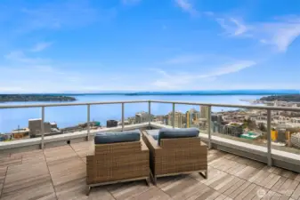 Relax in this sweeping sound view!