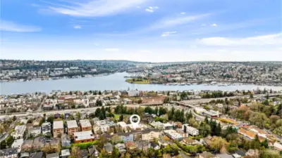 Ideally set close to all your favorite neighborhoods - Eastlake, the U-District, Capitol Hill, and SLU are all right here!