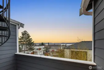 2nd Fl side patio views