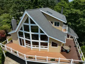 All this home needs is you. Welcome to your beach oasis.