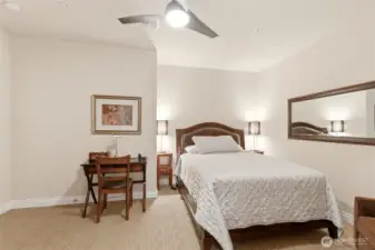 The amazing one bed one full bath for your guest that visit.  This is a first come first to use for up to 6 night for a low cost.