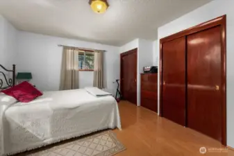 Bedroom 3....double closets