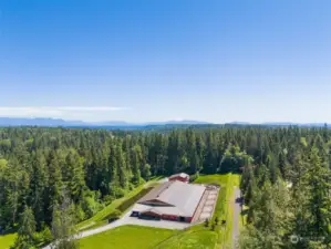 Secluded setting in Woodinville/Cottage Lake.