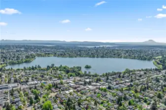 Just 3 1/2 blocks away is beautiful Green Lake with a walking trail around it, and scenes of nature all around.