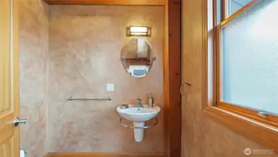 Powder room