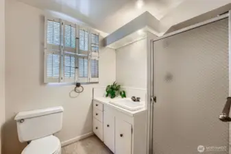 Three-quarter bath, upper level