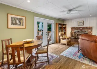 Breakfast nook