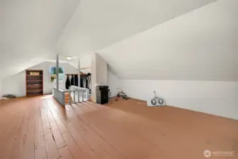 Upstairs Primary Bedroom
