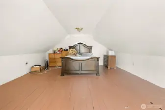 Upstairs Primary Bedroom