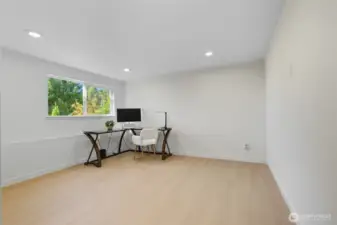 Lg lower front bedroom with lots of light