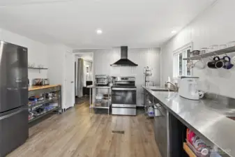 Cant you visualize cooking for the group here?