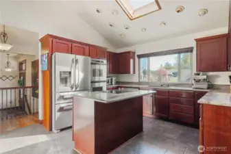 Gourmet Kitchen w/Granite Countertops