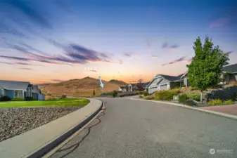 Beautiful neighborhood and easy access to this perfect lot