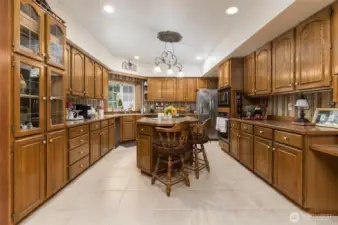 Lots of room in the kitchen, including many nearly new appliances