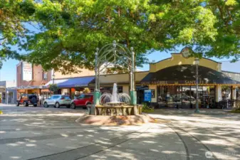 Nearby shops and restaurants