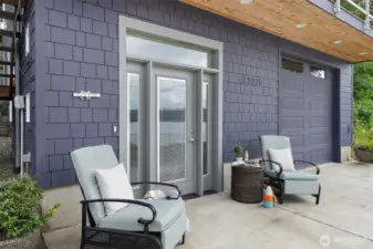 Entry into the Main Floor.