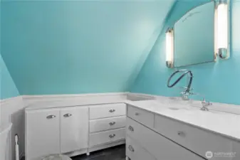 Upper Powder Bath