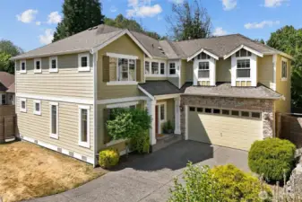 House Located on Cul-de-sac
