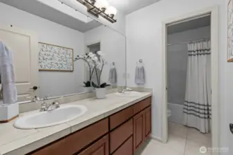 2nd Full Bath w/ Double Sinks