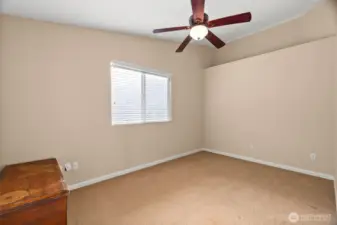 4th bedroom - fans in every room!