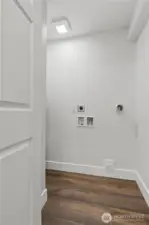 Stackable W/D Closet w/Hookups ready