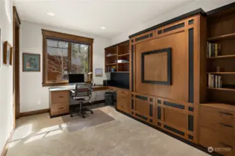 2nd bedroom with murphy bed on main floor. Photo from previous listing