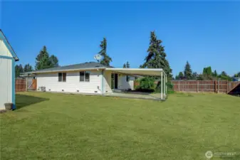 Unit B, Back Yard