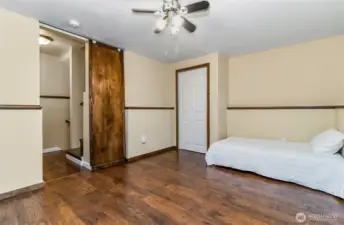 Lower lever:5th bedroom or office