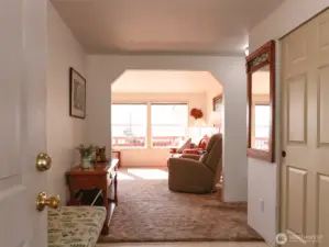 Entry/Foyer