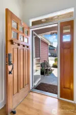 Welcome in to this gorgeous home! Hardwood floors throughout all of main living area