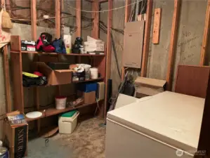 EDownstaris Extra utility room