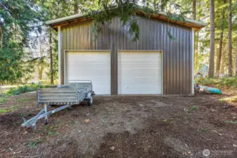 Shop with 2 10 ft bay doors