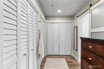 Dressing Room-Walk-in closet