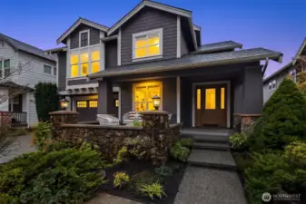 View home in Issaquah Highlands.  Ideal location with unobstructed western views.