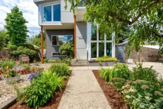 Welcome Home to the Ultimate Entertainers Paradise.