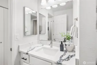 Full bath with quartz counters