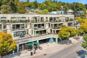 Lakeside at Leschi. A boutique community of 19 homes in the heart of Leschi.
