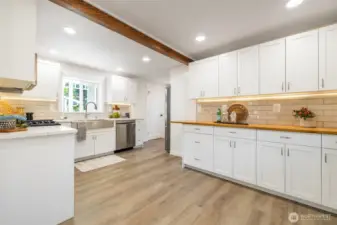Under cabinet lighting throughout the kitchen