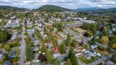 Only 3 blocks to Western Washington University and only a block and half to Happy Valley Elementary School.