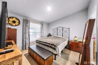 Plenty of space in your 3rd bedroom for guests.