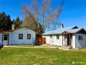 Home & Garage with Laundry & Pantry in Garage